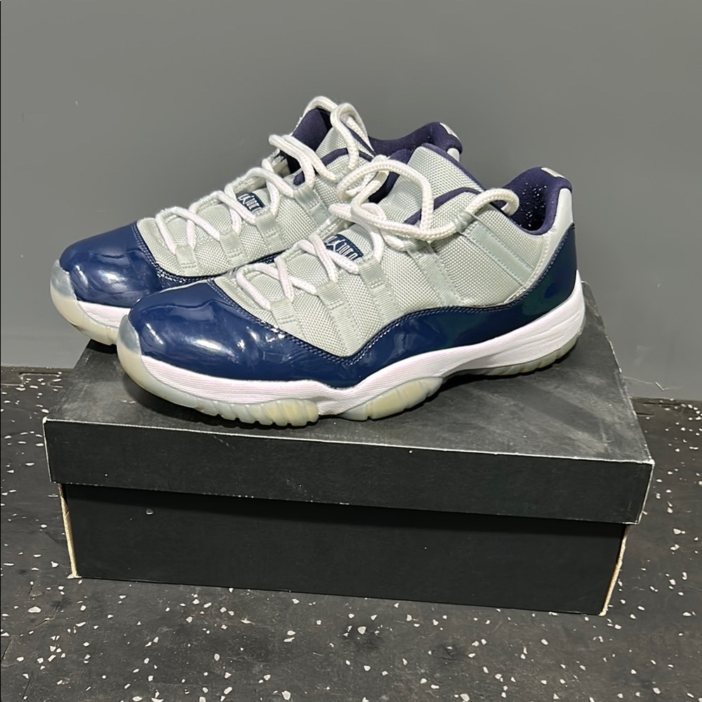 Jordan 11 Low Georgetown